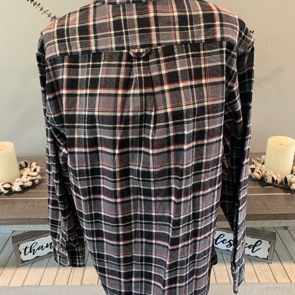 Men's Plaid Button-Down Shirt in Black, Gray, and Red - Picture 2 of 4